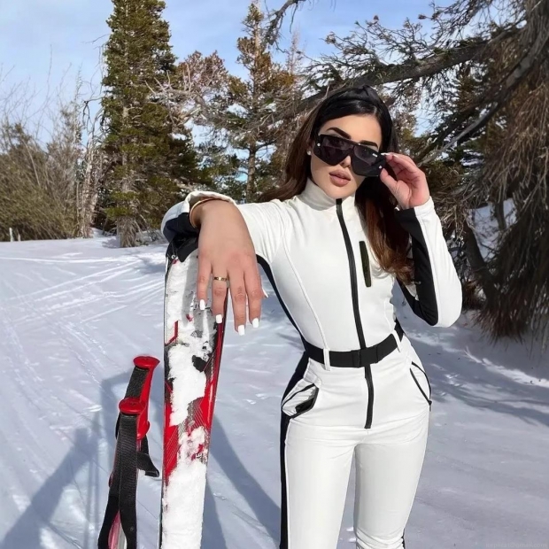 Women's Color Block One Piece Ski Suit Waterproof Windproof Slim Fit Jumpsuit With Belt Outdoor Winter Sportswear Snowsuit Women's Color Block One Piece Ski Suit Waterproof Windproof Slim Fit Jumpsuit With Belt Outdoor Winter Sportswear Snowsuit