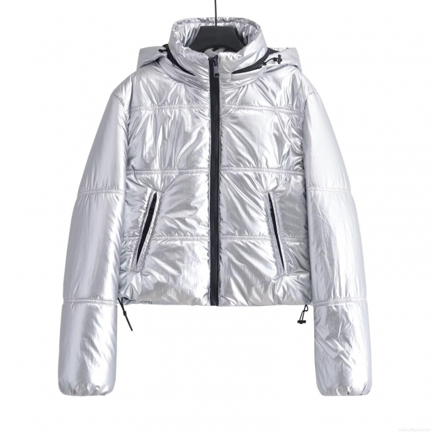 Women's Fashion Metallic Glossy Hooded Puffer Jacket Thickened Warm Short Padded Coat With Zipper Pocket Casual Winter Outerwear Women's Fashion Metallic Glossy Hooded Puffer Jacket Thickened Warm Short Padded Coat With Zipper Pocket Casual Winter Outerwear