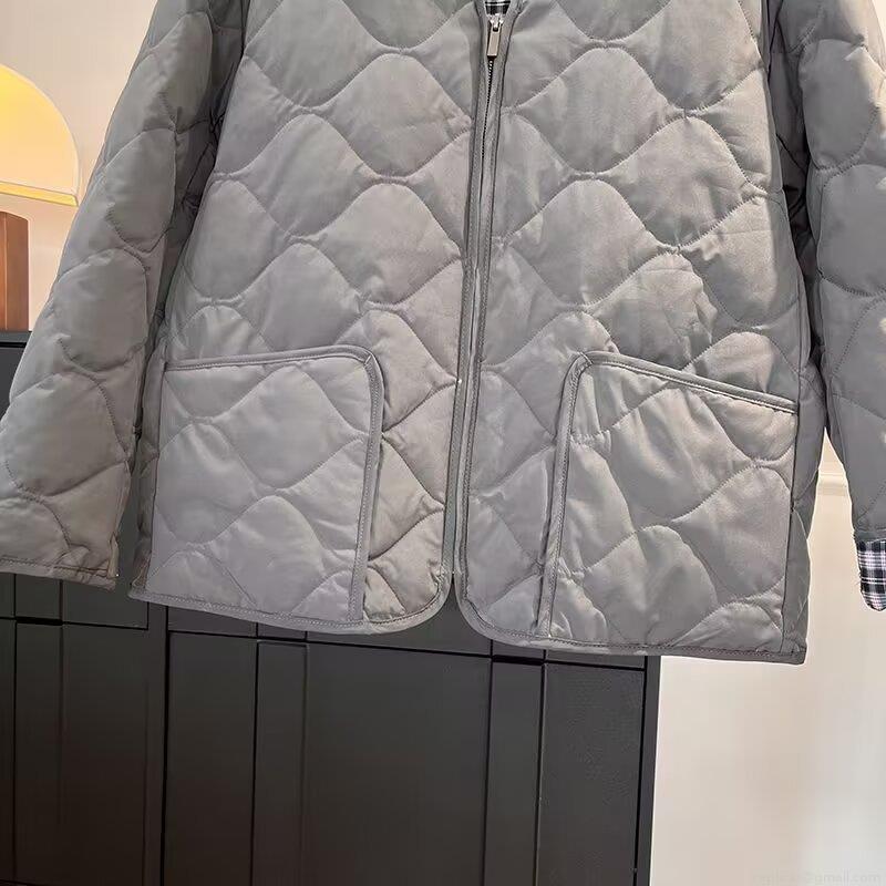 Women's Casual Diamond Quilted Padded Jacket Fashionable V-Neck Winter Warm Cotton Coat With Plaid Lining And Zipper Pockets