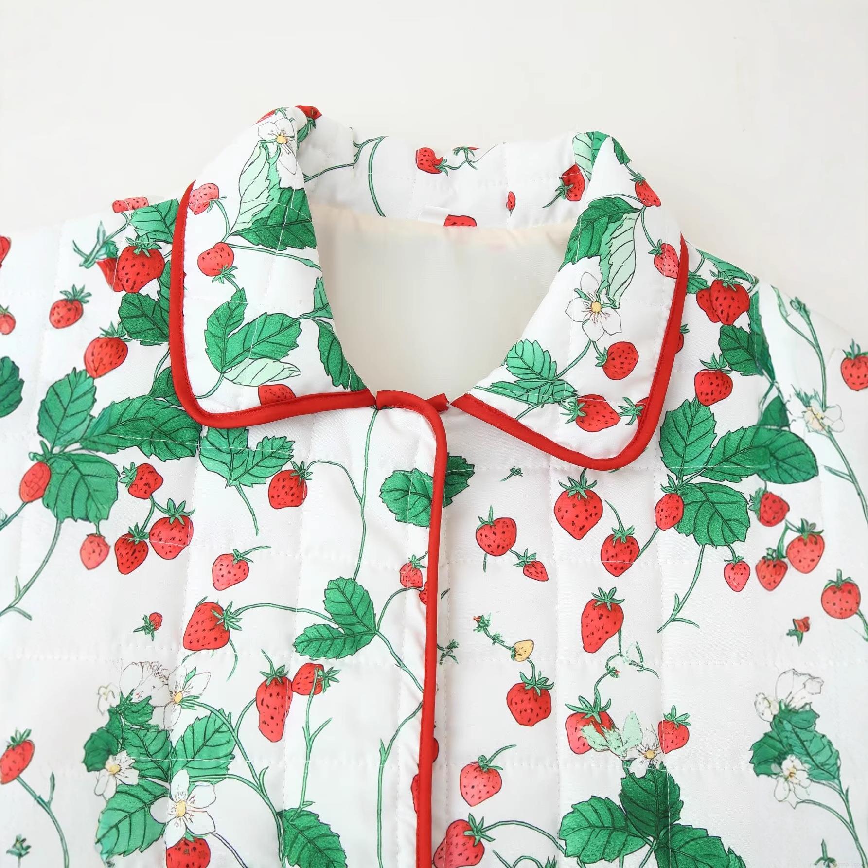 Women's Vintage Quilted Cotton Jacket Strawberry Print Warm Outerwear Long Sleeve Button Down Coat With Pockets For Autumn Winter