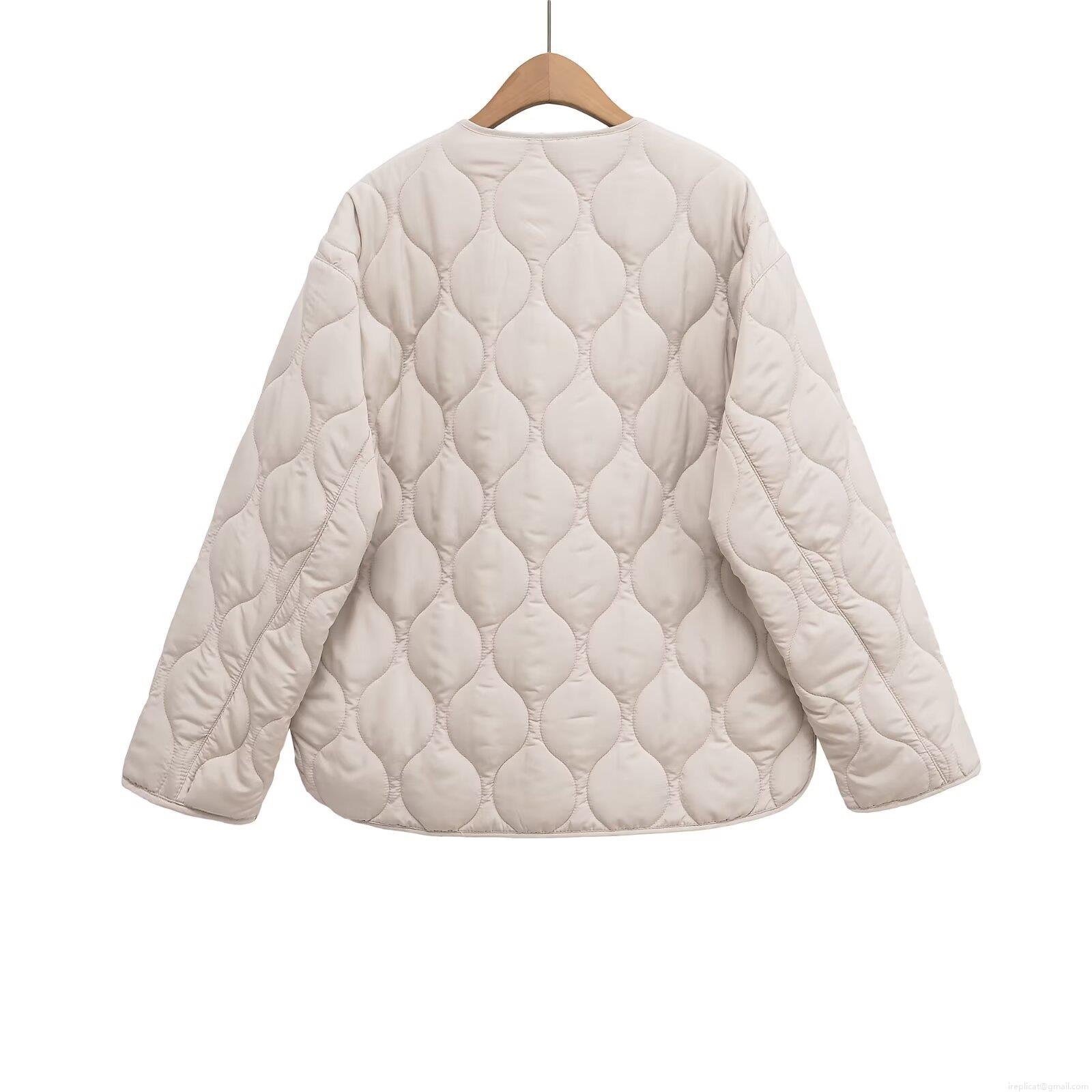 Women's Quilted Puffer Jacket Round Neck Wave Stitch Lightweight Warm Winter Coat Solid Color Streetwear Loose Outerwear With Pockets Zipper Closure