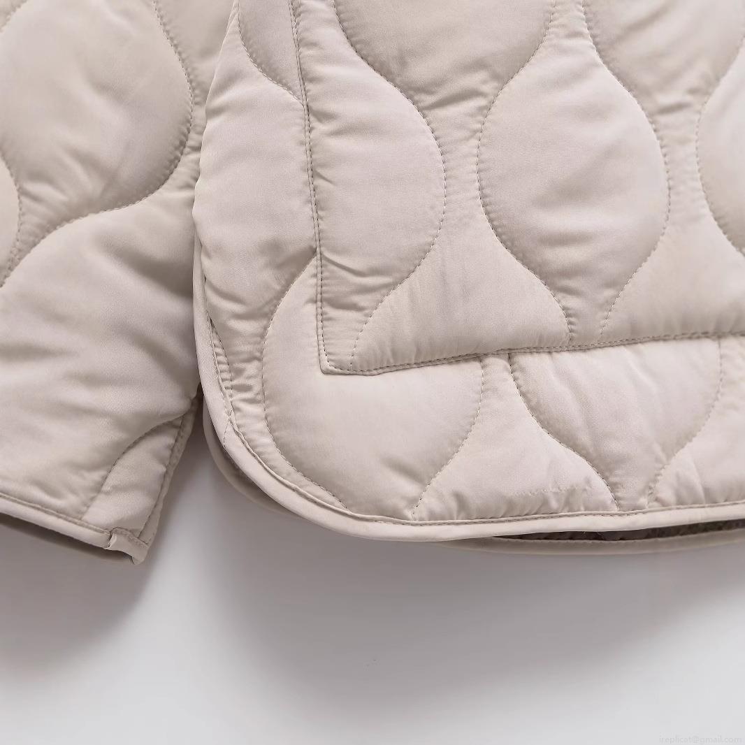 Women's Quilted Puffer Jacket Round Neck Wave Stitch Lightweight Warm Winter Coat Solid Color Streetwear Loose Outerwear With Pockets Zipper Closure