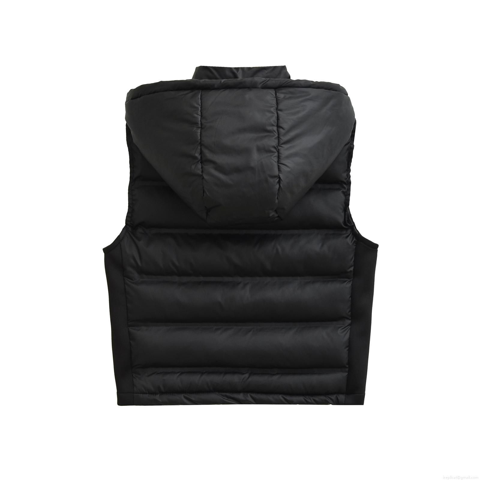 Women's Hooded Puffer Vest Polyester Quilted Sleeveless Waistcoat With Zipper Pockets Solid Color Streetwear European Style Warm Outerwear For Lady