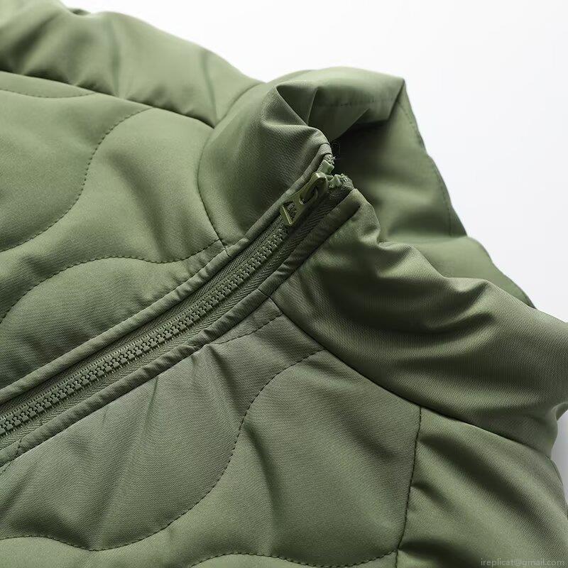 Women's Quilted Bomber Jacket Stand Collar Loose Fit Padded Outwear Casual Winter Warm Zip Up Coat With Pockets For Ladies