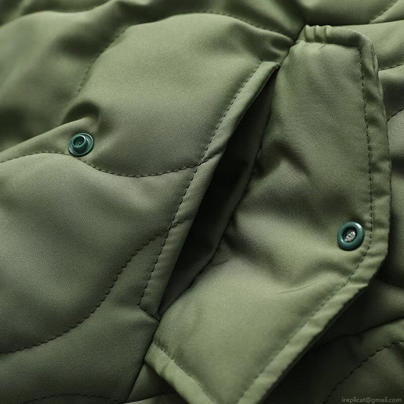 Women's Quilted Bomber Jacket Stand Collar Loose Fit Padded Outwear Casual Winter Warm Zip Up Coat With Pockets For Ladies
