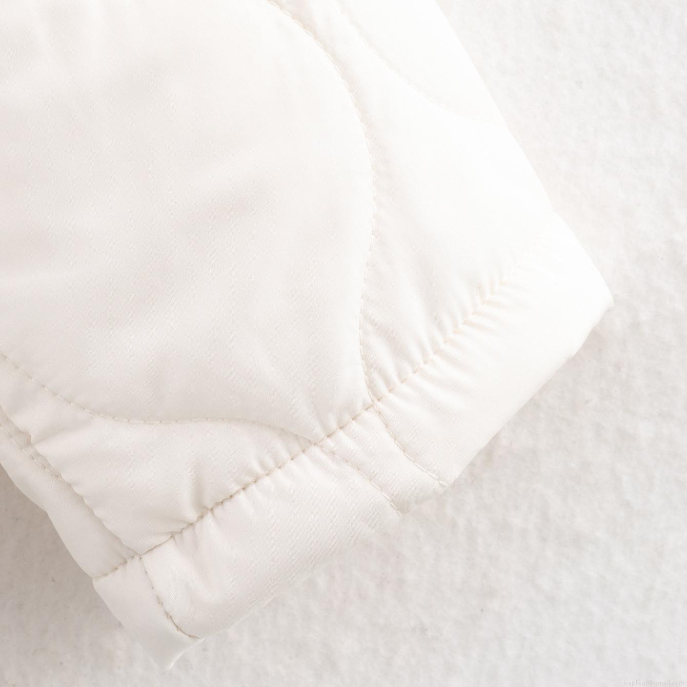 Women's Fashion Quilted Padded Jacket Casual Solid Color Round Neck Lightweight Warm Polyester Outerwear Coat With Waist Belt For Winter Daily Wear