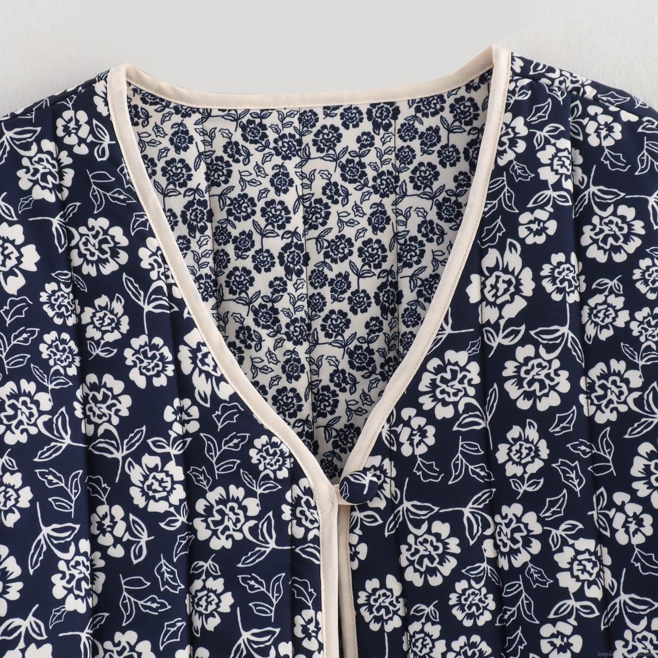 Women's Vintage Floral Quilted Jacket V-Neck Single Breasted Padded Coat Retro Lightweight Winter Outerwear For Women Casual Warm Puffer Jacket