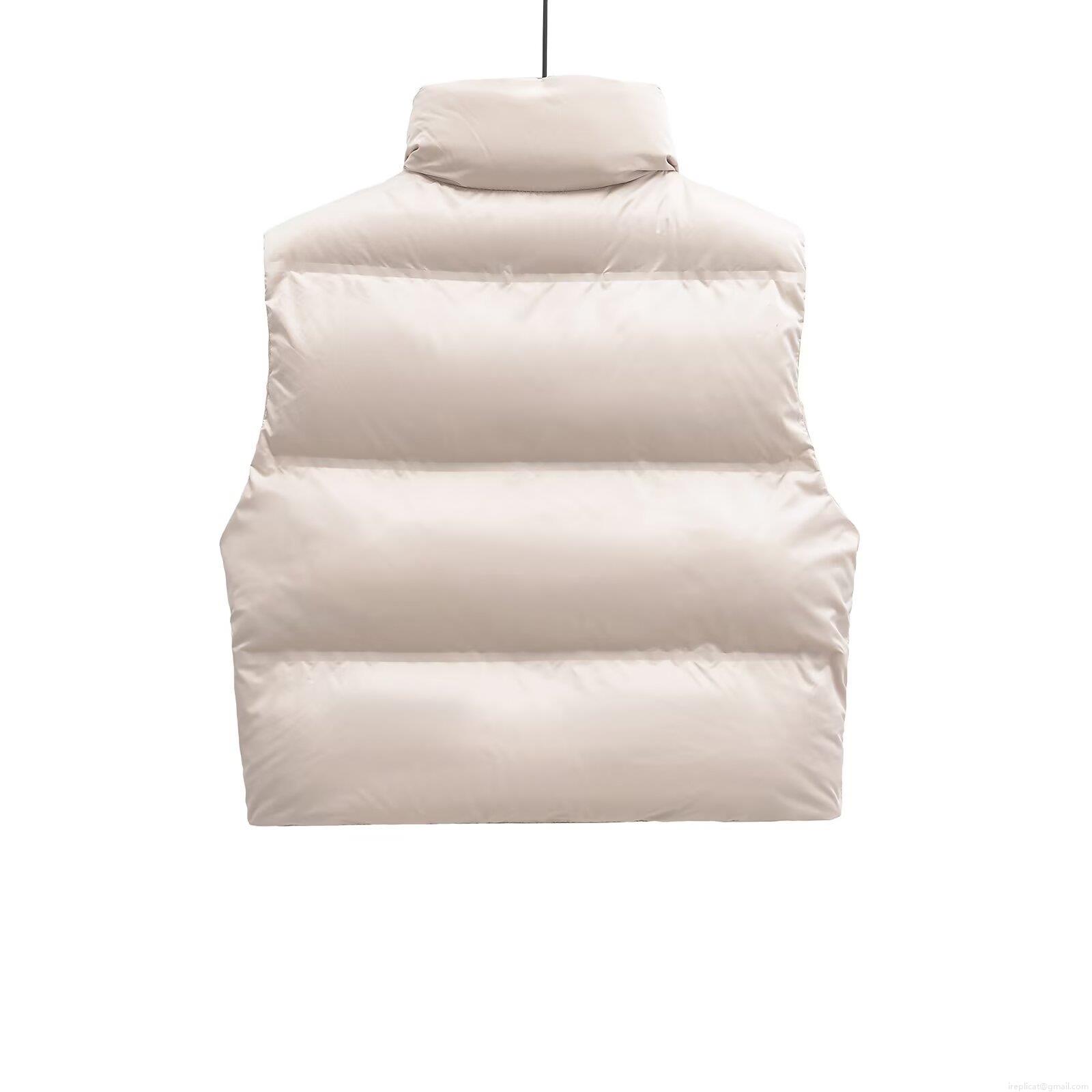 Women's Puffer Vest Polyester Quilted Sleeveless Jacket Stand Collar Warm Padded Outerwear for Winter Autumn Casual Solid Color Gilet for Women