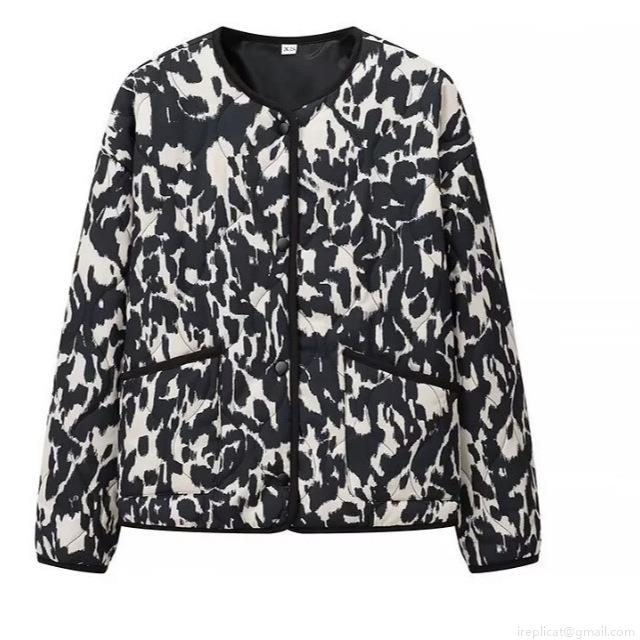 Women's Fashion Leopard Print Quilted Jacket Lightweight Padded Puffer Coat Round Neck Button Down Outerwear with Pockets for Autumn Winter Casual Streetwear