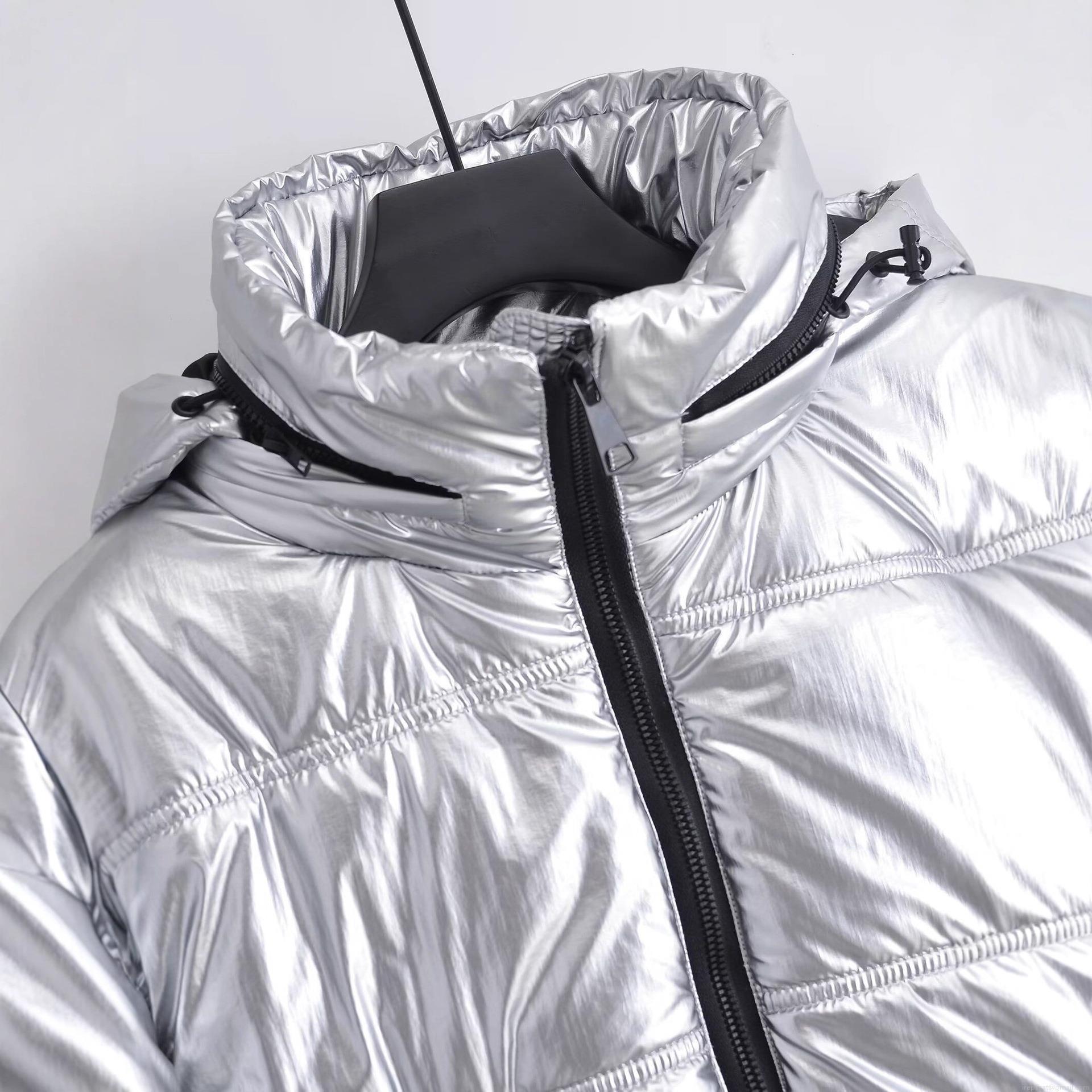 Women's Silver Metallic Hooded Puffer Jacket Shiny Padded Coat Short Winter Warm Outerwear Windproof Zip Up Quilted Jacket Women Streetwear Fashion