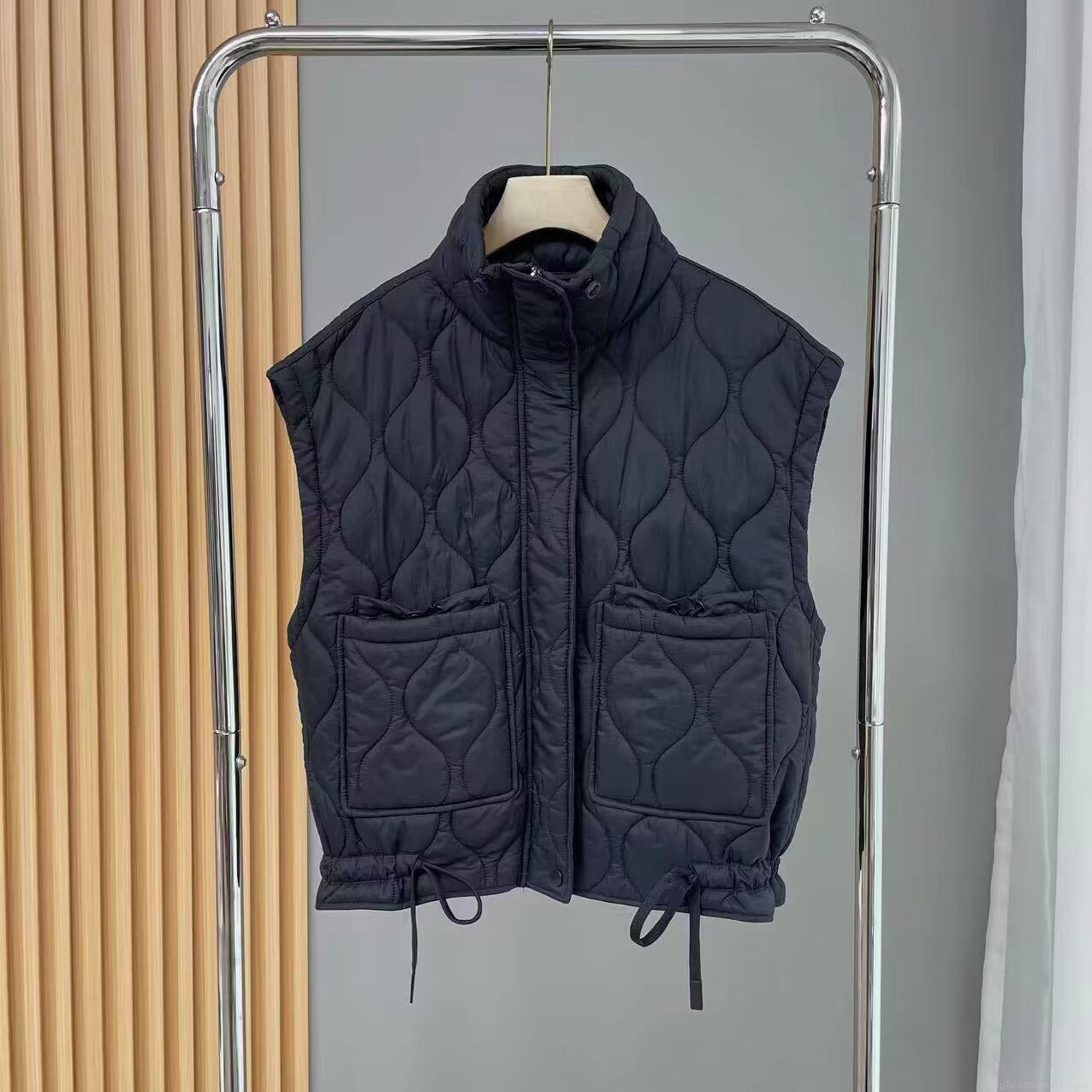 Women's Quilted Padded Vest Stand Collar Warm Polyester Gilet Casual Sleeveless Jacket With Drawstring Pockets For Autumn Winter Outside Wear