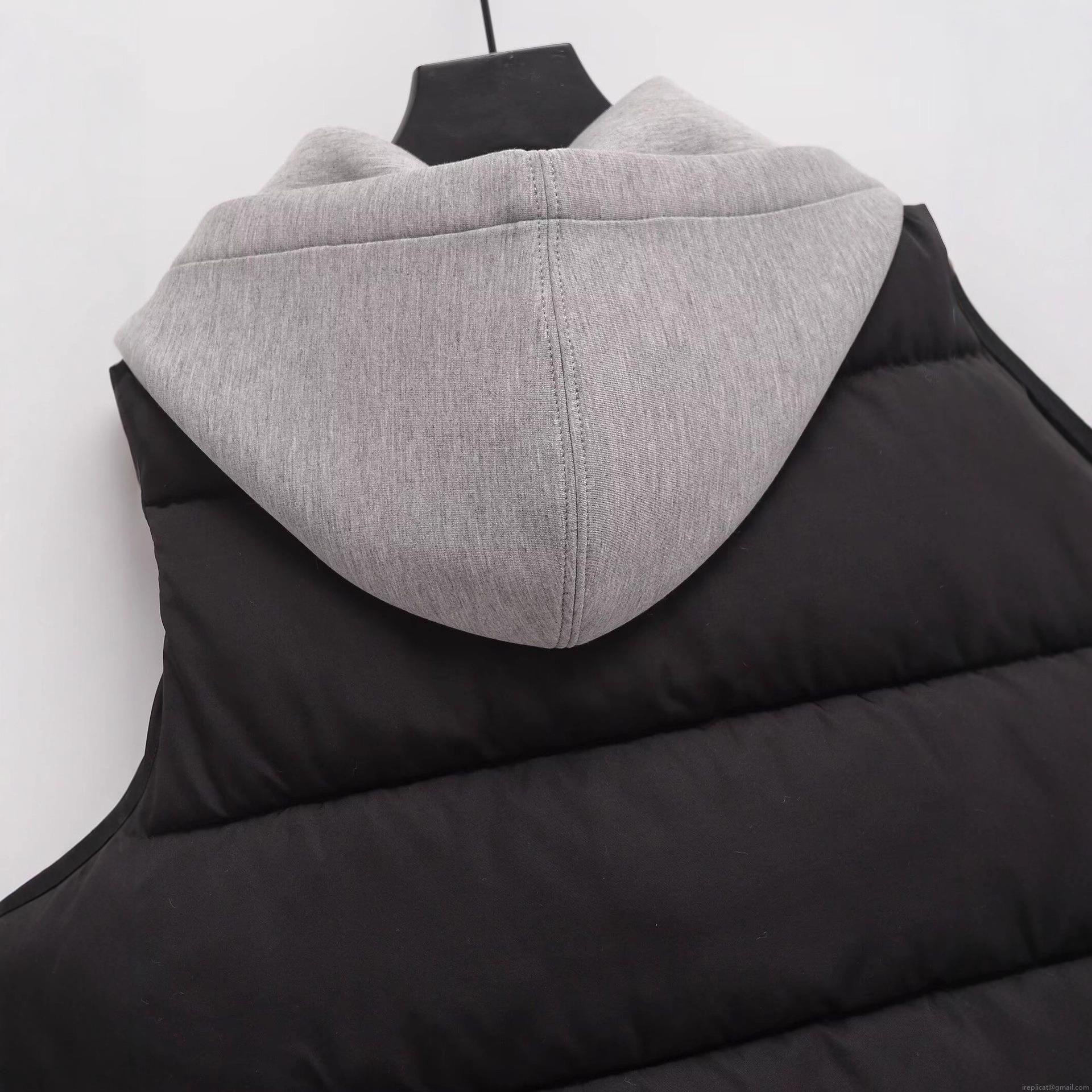 Women's Fashion Hooded Puffer Vest Winter Warm Spliced Quilted Sleeveless Jacket With Zipper Buttons Casual Cotton Filled Outerwear For Women